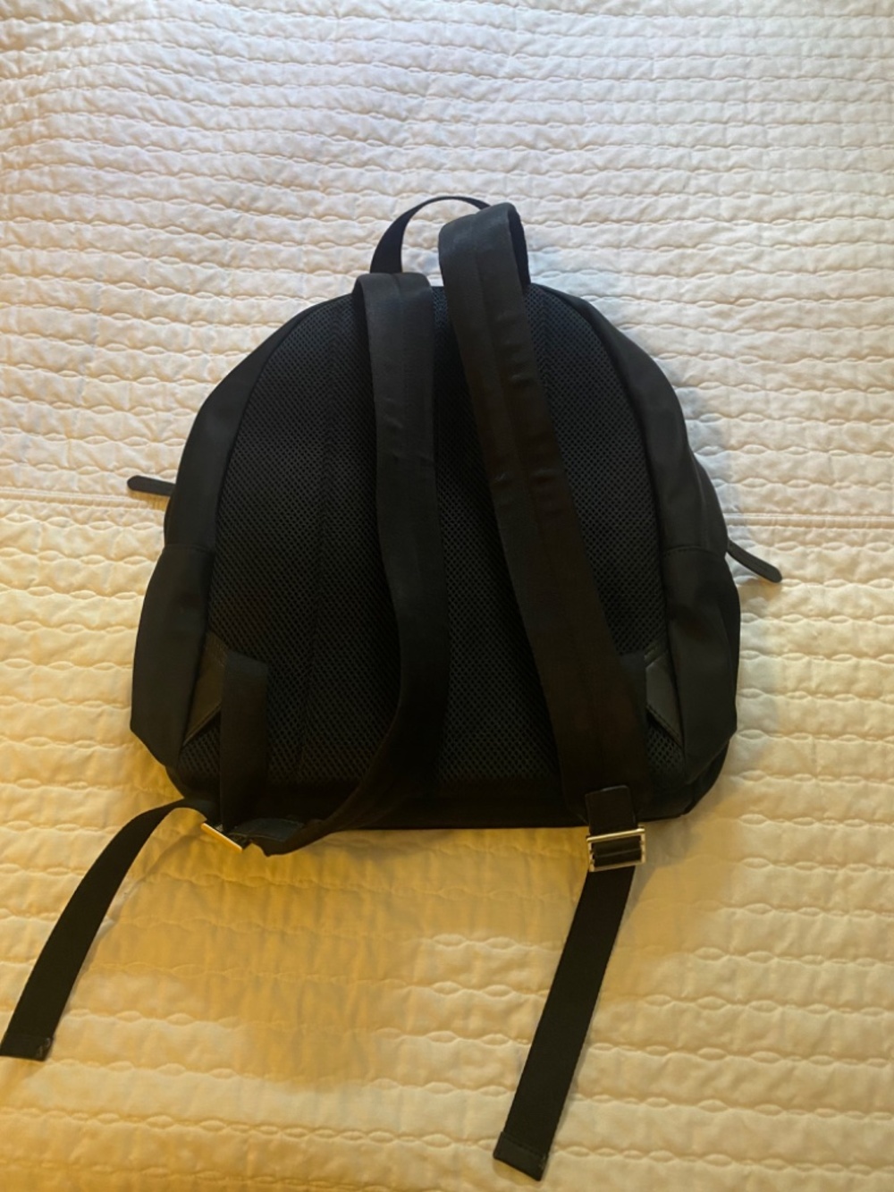 Kate Spade New York Black Nylon Backpack Gold Hardware Barely Used - Picture 2 of 3